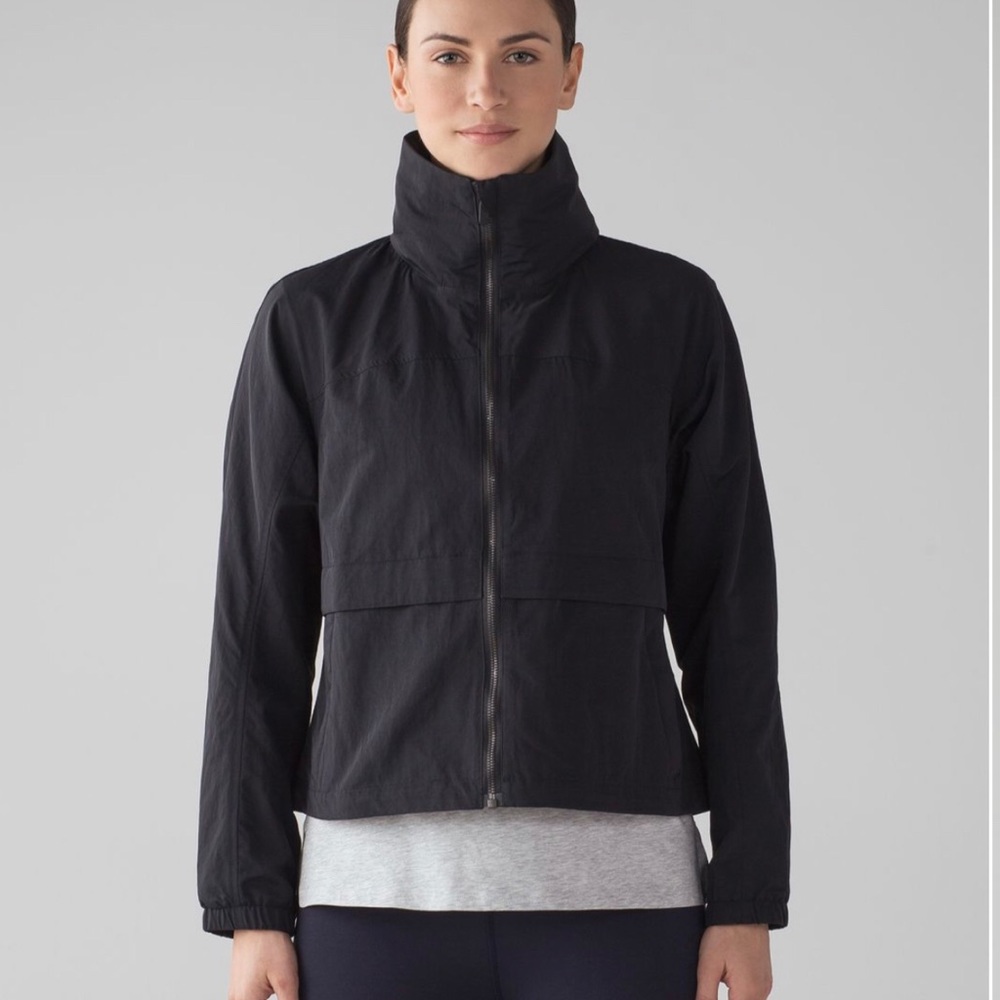 Lululemon jacket size 6 - Picture 6 of 13